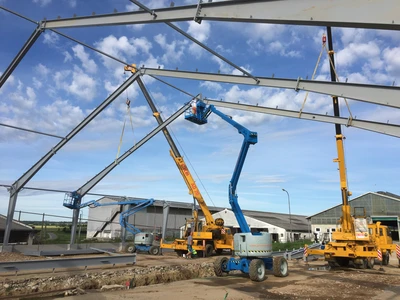 Výroba a montáž ocelových konstrukcí a hal